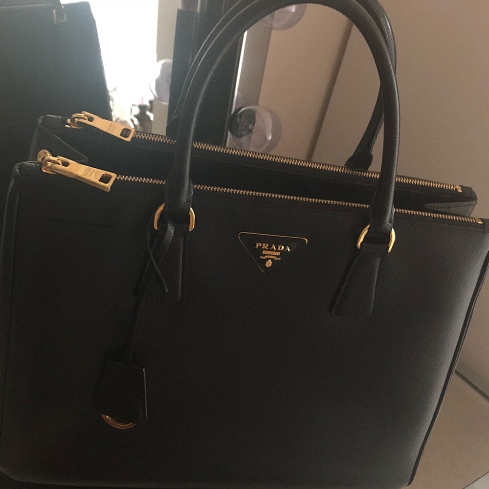 PRADA SAFFIANO BLACK